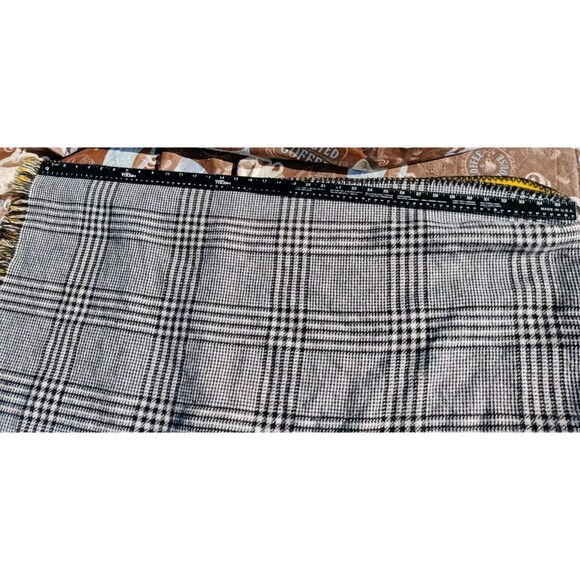 Time & Tru Black White Hounds Tooth Reversible Yellow Woven Blanket Scarf Fall🍂 - Picture 13 of 14
